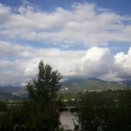Hermitage Holidays Gallicano Esterno foto